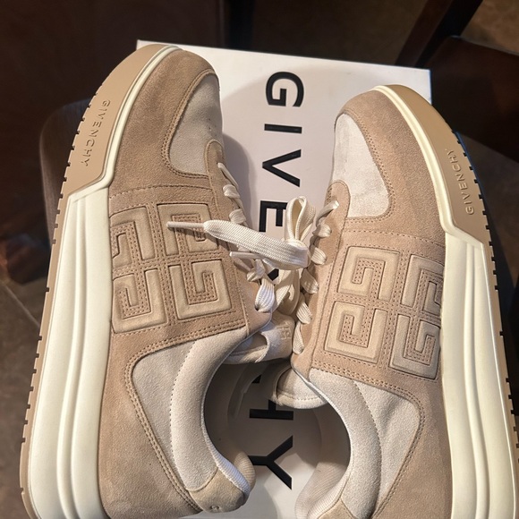 Givenchy Men's Tan Sneakers